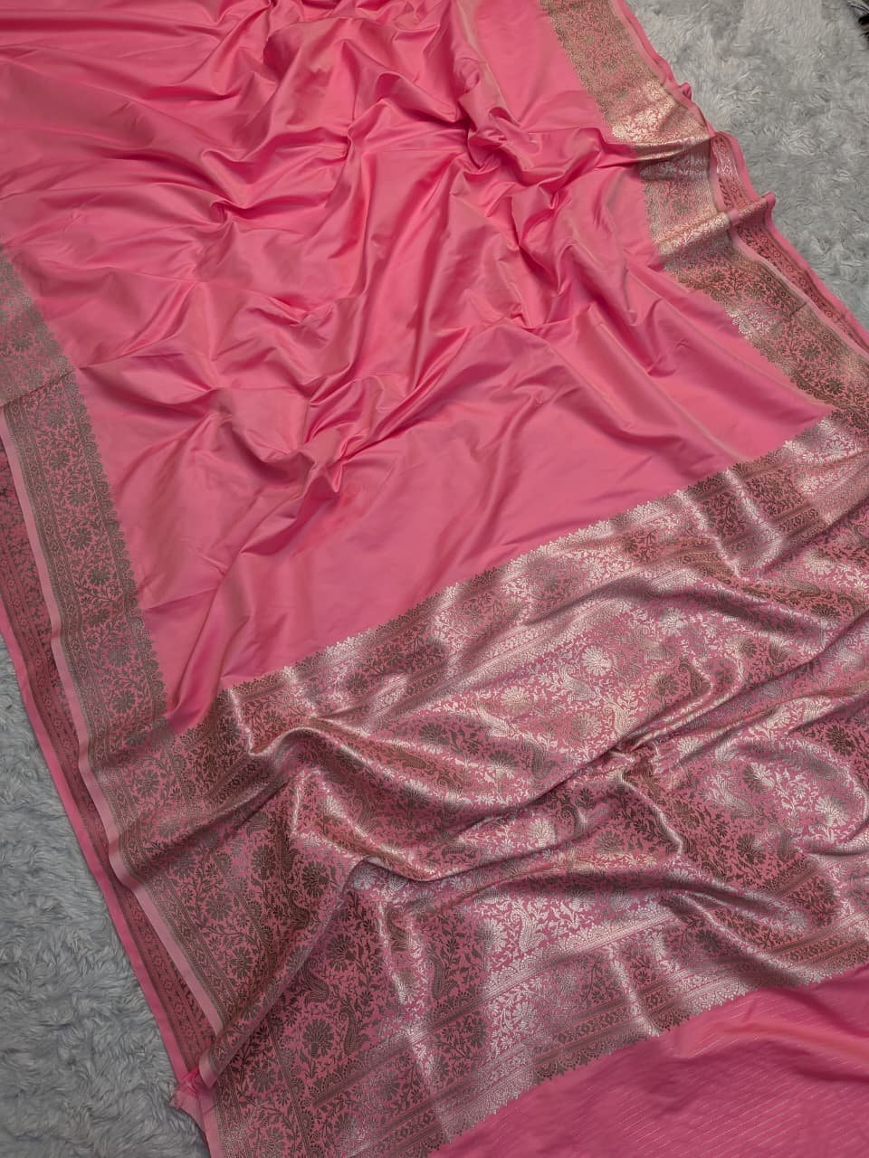 Mashru Silk Body Plain Blouse Design Saree - Image 3