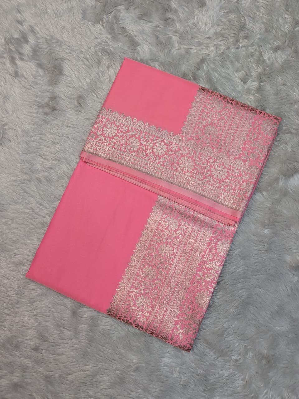 Mashru Silk Body Plain Blouse Design SareeMashru Silk Body Plain Blouse Design Saree