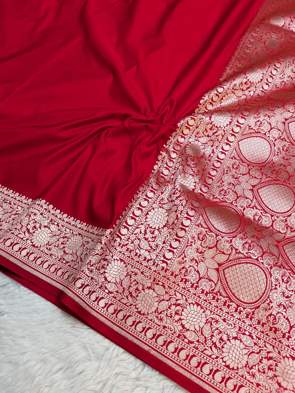 Mashru Silk Body Plain Blouse Design Saree - Image 3