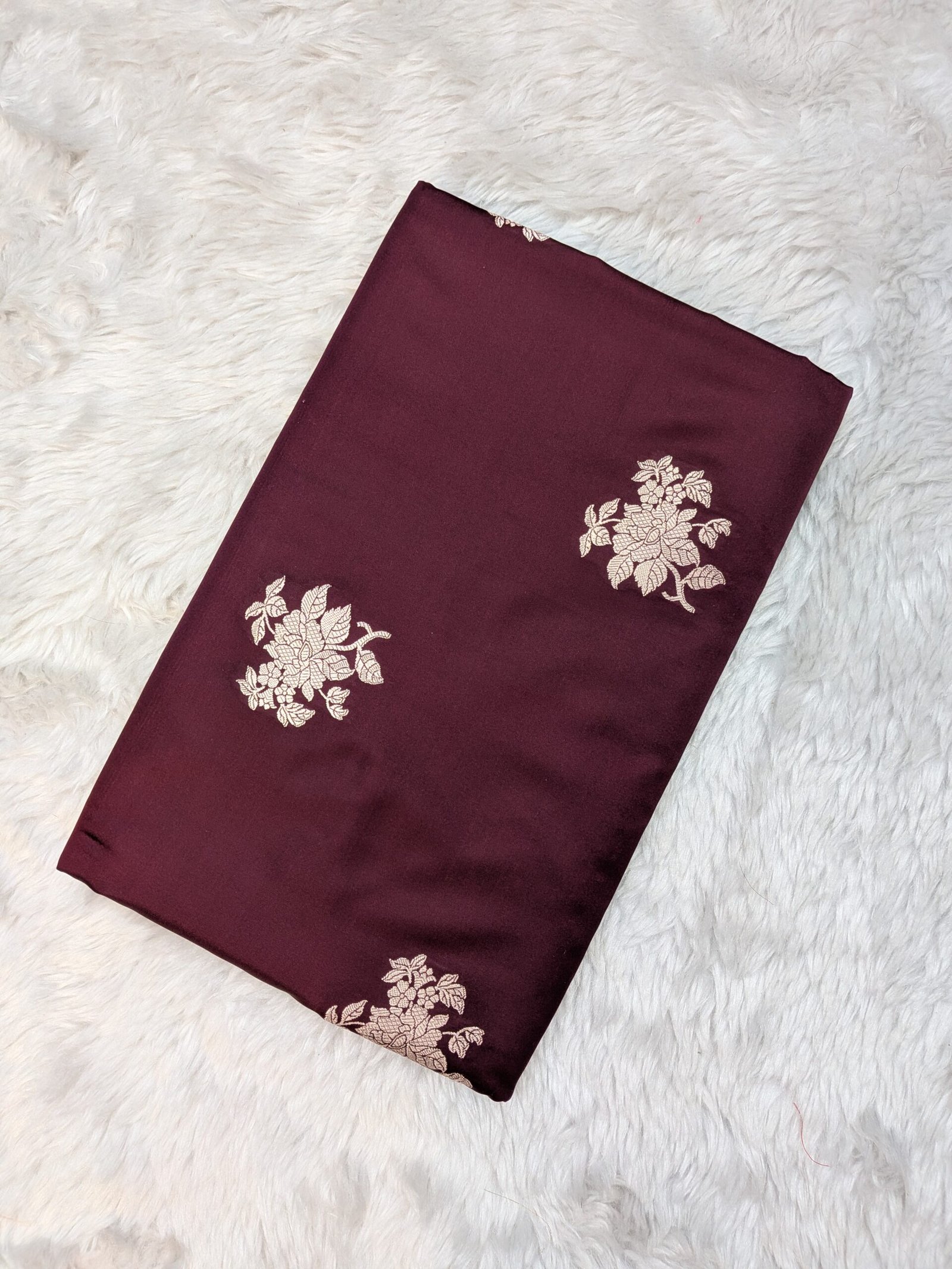 Mashru Silk Open Border Floral Buta Saree - Image 2