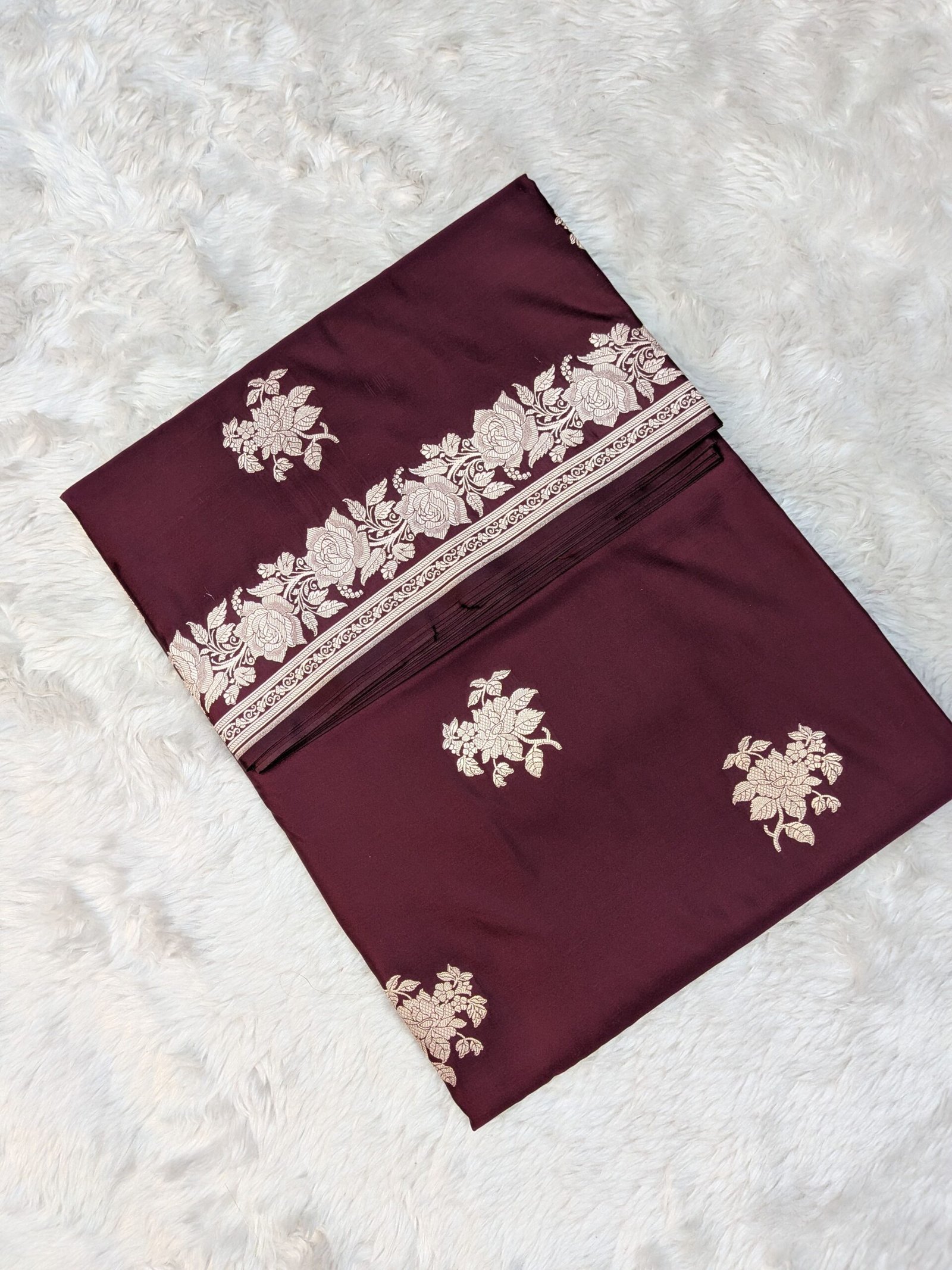 Mashru Silk Open Border Floral Buta Saree
